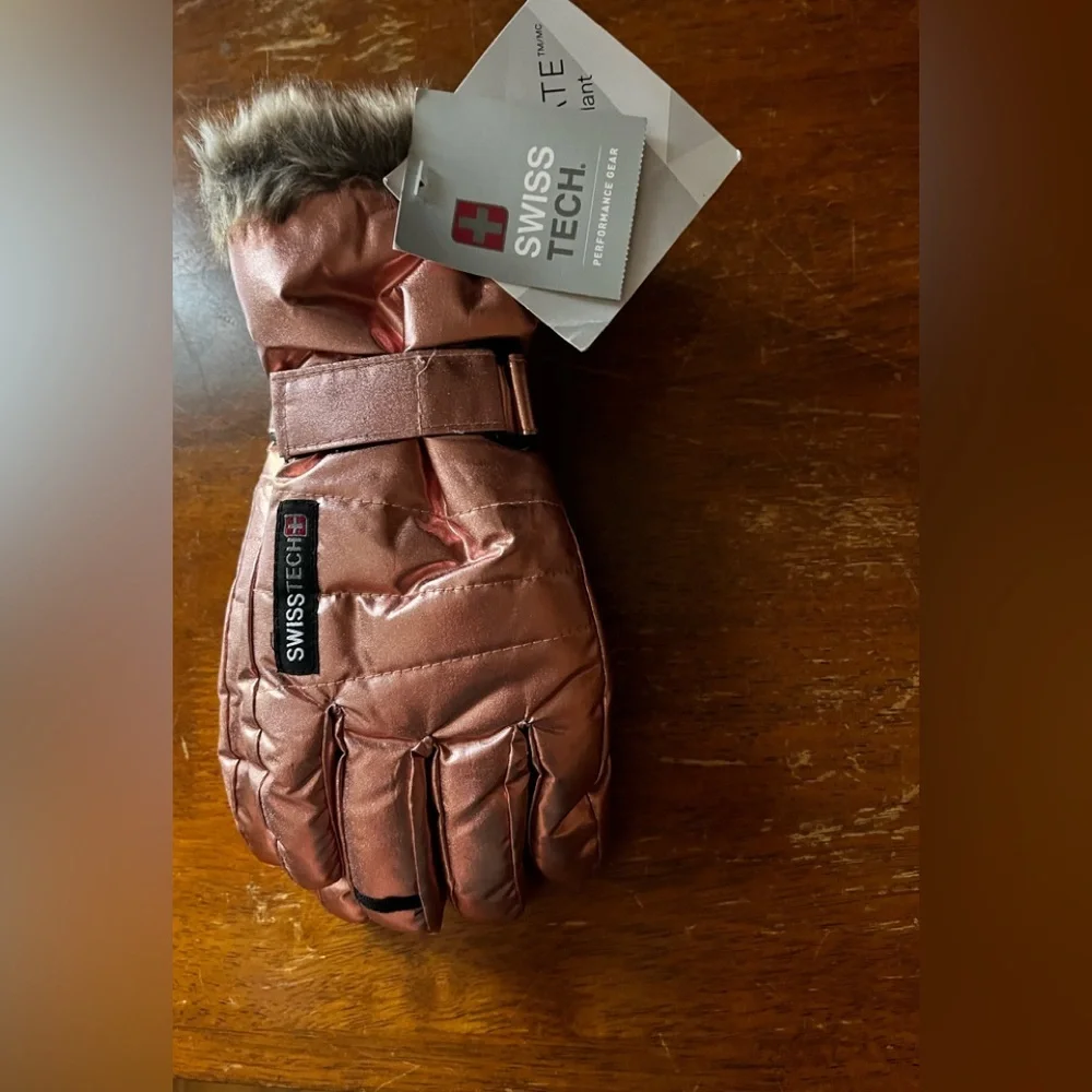 NWT Swiss Tech Insulated Pink Metallic Gloves